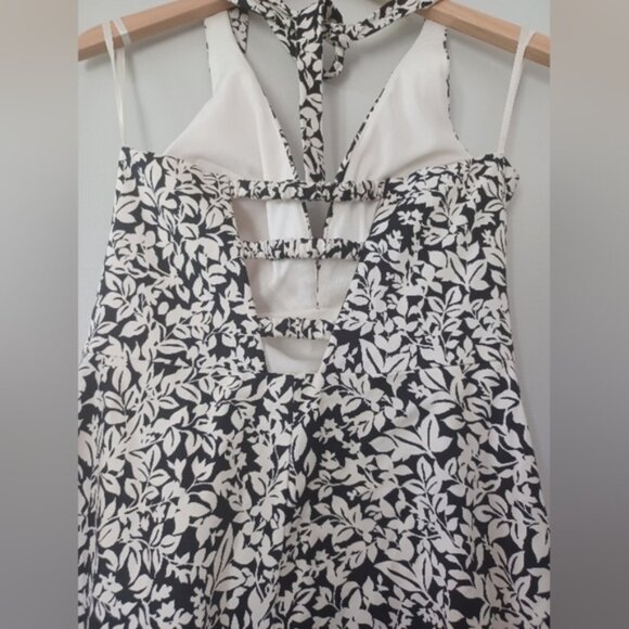 White House Black Market Women's Black and White Dress - Picture 3 of 8